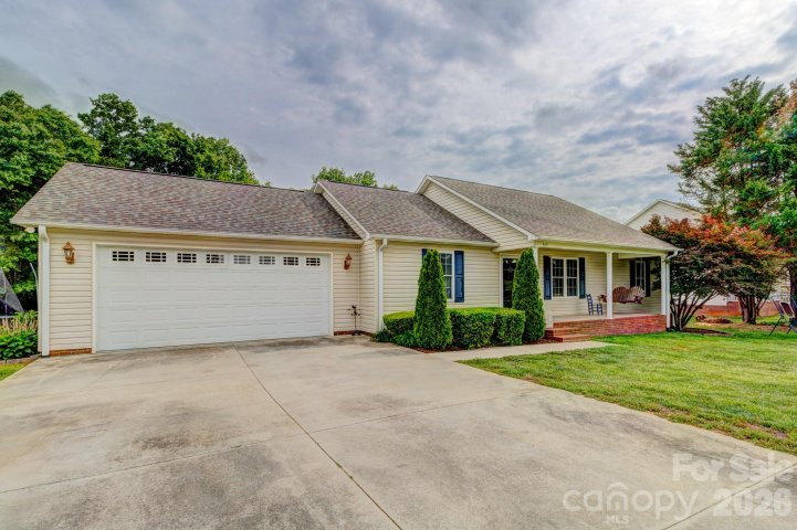 Homes in Shoal Road Estates, Crouse