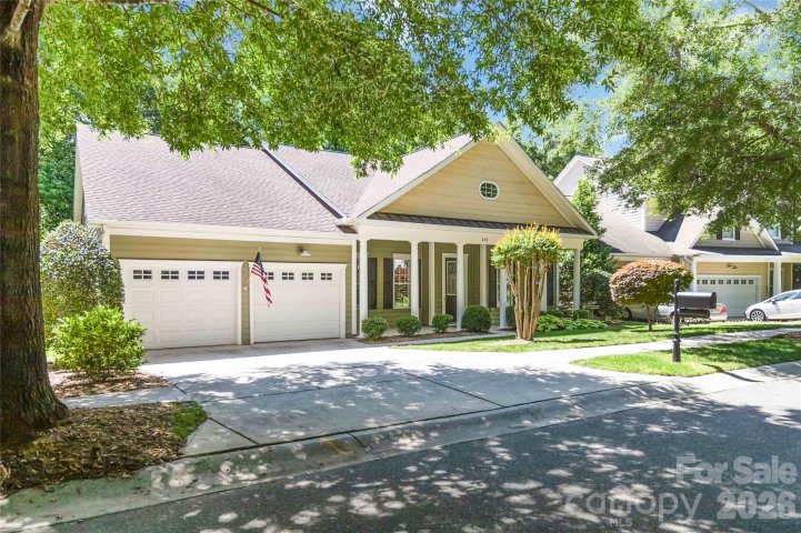 240 Clairborne Court pending home in Callonwood, Matthews, NC