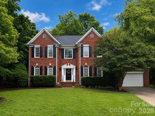 5501 Providence Glen Road pending home in Providence Plantation, Charlotte, NC