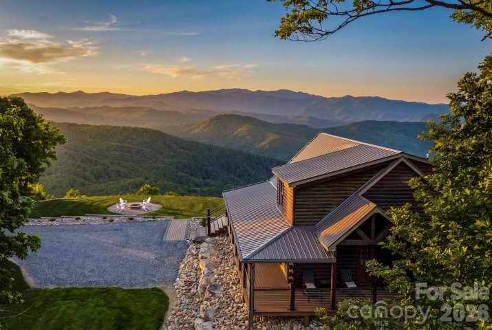 139 High Cliffs Trail pending home in High Cliffs At Round Mountain, Black Mountain, NC