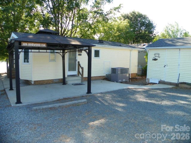 105 Dogwood Circle active home in Badin Shores Resort, New London, NC