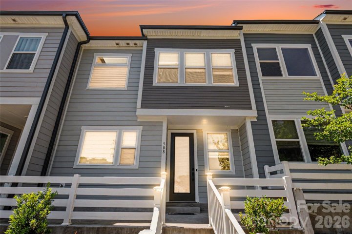 908 Kinsey Alley pending home in Southend At Tryon, Charlotte, NC