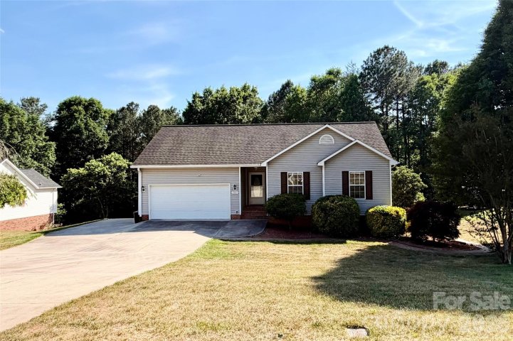 4967 Addison Lane pending home in Crystal Falls, Hickory, NC