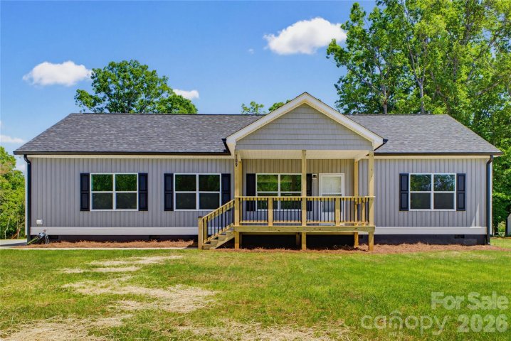 Homes in Newton Township, Newton