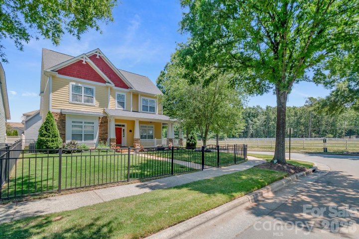 4000 Warwagon Drive pending home in Bonterra, Indian Trail, NC