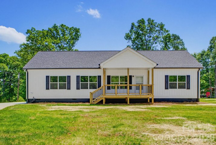 Homes in Newton Township, Newton