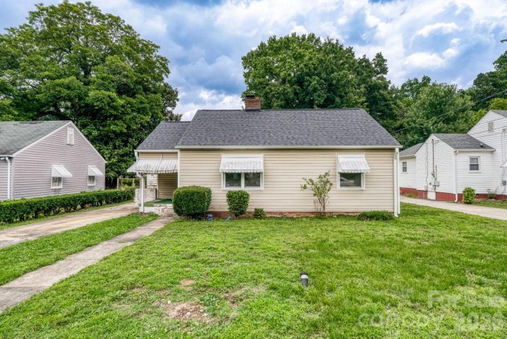 2316 Edison Street pending home in Druid Hills, Charlotte, NC