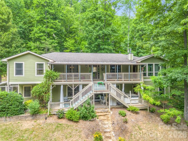 122 Raptor Court active home in Rumbling Bald On Lake Lure, Lake Lure, NC