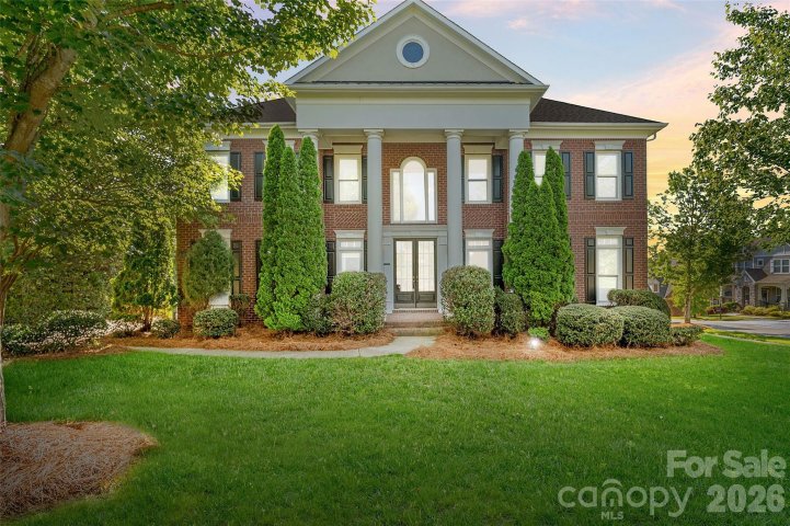 11204 Wescott Hill Drive pending home in Skybrook, Huntersville, NC