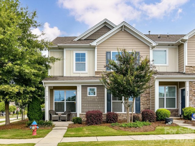 905 Pennington Drive active home in Walnut Creek, Lancaster, SC
