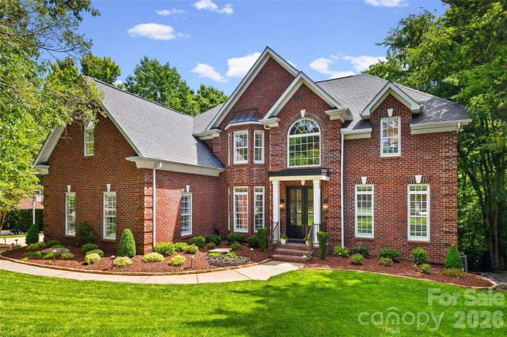 2539 Grimmersborough Lane active home in Providence Plantation, Charlotte, NC