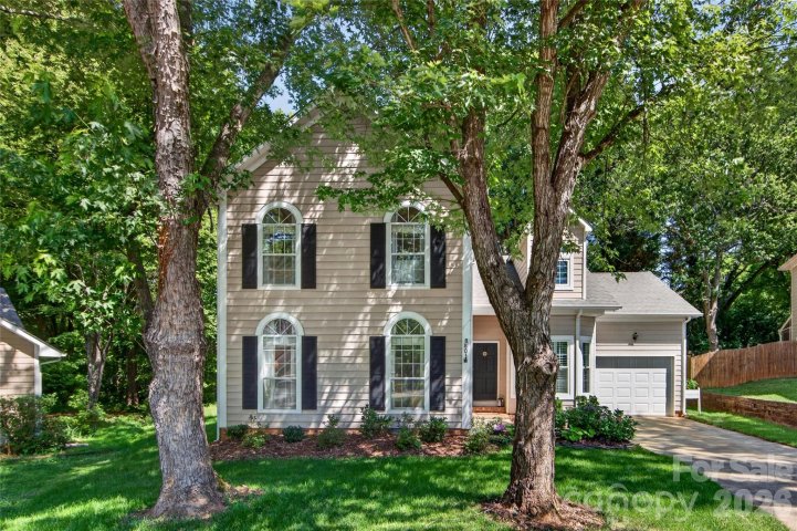 803 Water Wheel Court pending home in Selwyn Farms, Charlotte, NC
