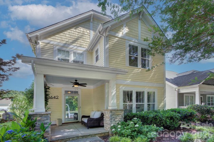 13642 Stumptown Road pending home in Monteith Park, Huntersville, NC