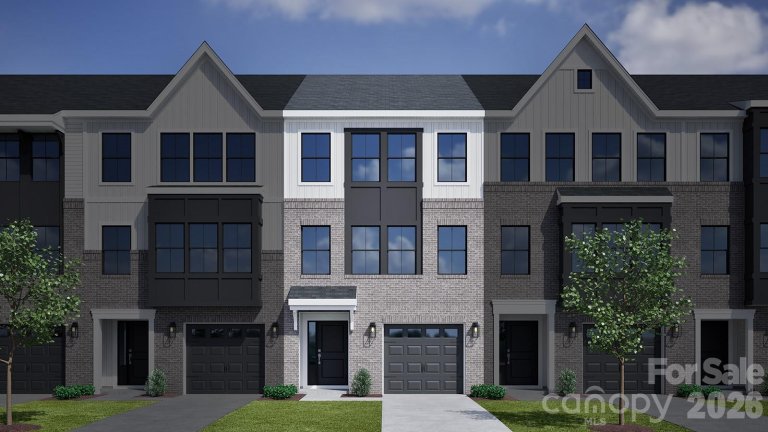 7425 Mashburn Drive active home in Nichols Landing, Charlotte, NC