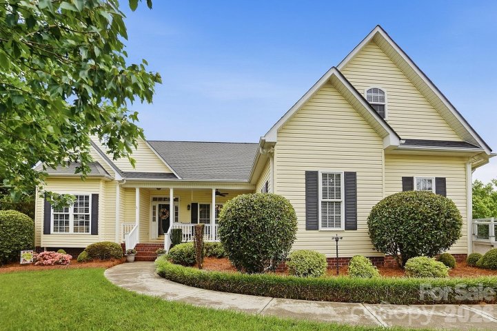 A home in Glenwood, Oakboro