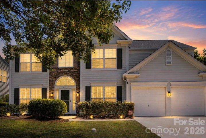 2523 Beacon Forest Drive pending home in Willowmere, Charlotte, NC