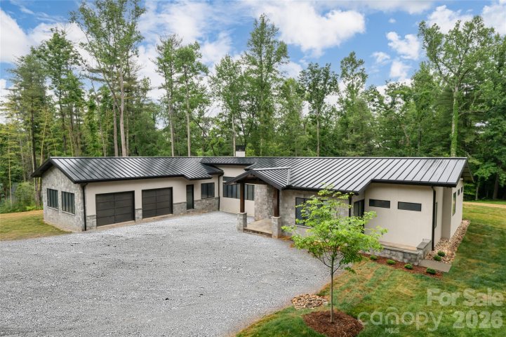 33 Busbee Road active home in Biltmore Forest, Asheville, NC