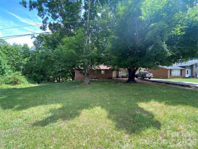 Homes in Colonial Heights, Hickory