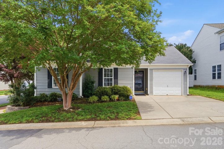 4225 Hogan Lane pending home in Arlington, Fort Mill, SC