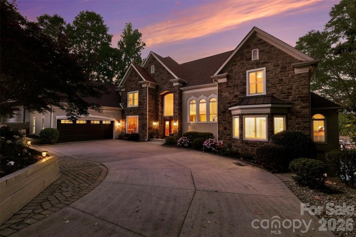 16105 Woolwine Road pending home in Riverpointe, Charlotte, NC