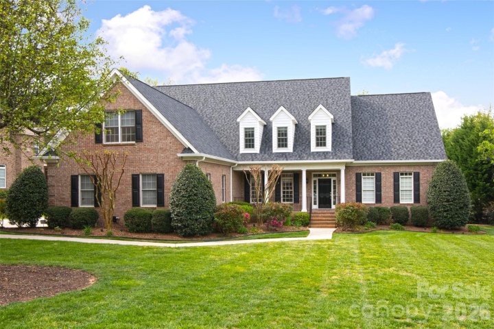 8707 Calumet Farms Drive pending home in Providence Downs, Waxhaw, NC