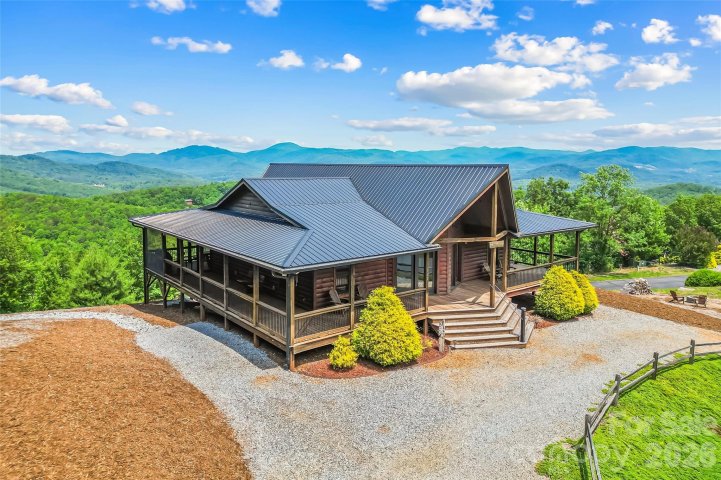 A home in South Mountain Peaks, Bostic