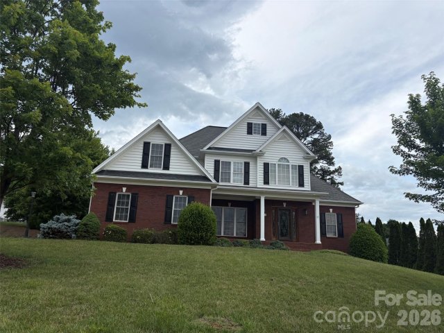 457 28th Avenue sold home in Hawks Ridge, Hickory, NC