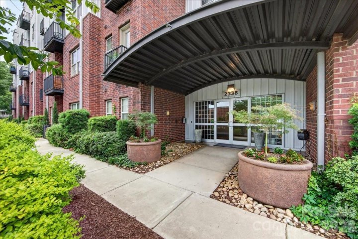 2338 Yadkin Avenue pending home in 28Th Row, Charlotte, NC