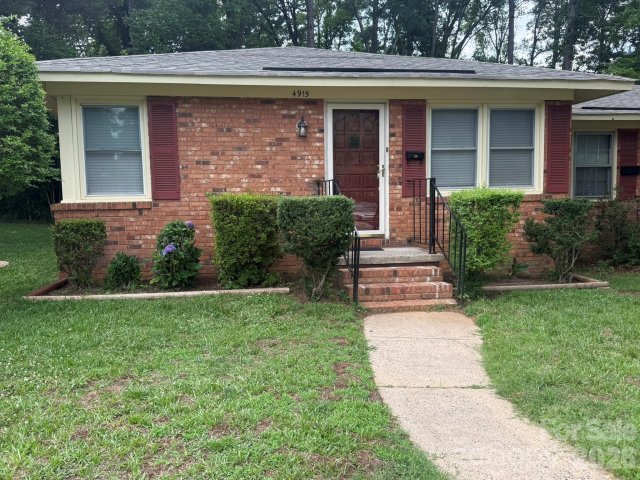 4915 Malibu Drive pending home in Park Plaza, Charlotte, NC