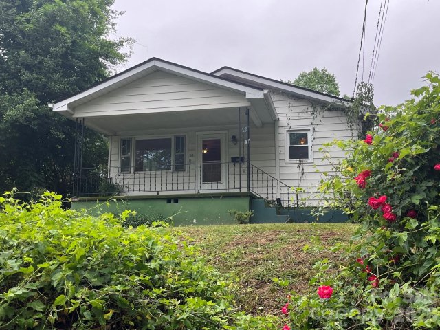 54 Sherwood Road pending home in Kenilworth, Asheville, NC