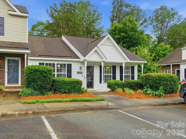 12343 Bluestem Lane pending home in Maplecrest, Charlotte, NC