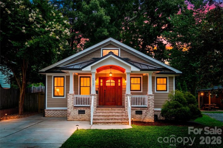 1921 Cumberland Avenue active home in Dilworth, Charlotte, NC