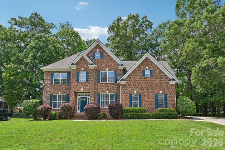 Homes in Emerald Lake, Matthews