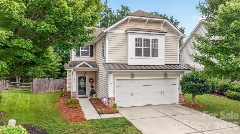 9834 Dominion Crest Drive pending home in Highland Creek, Charlotte, NC
