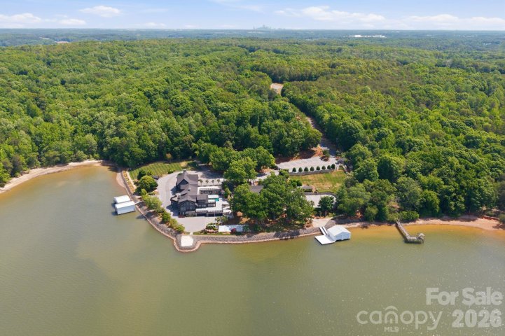 9715 Nine Eagles Lane active home in Lake Wylie, Charlotte, NC