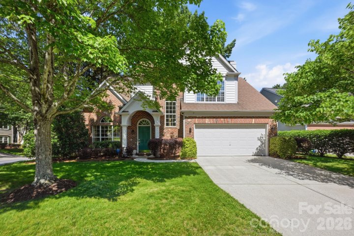 5910 Chinquapin Court pending home in Highland Creek, Charlotte, NC