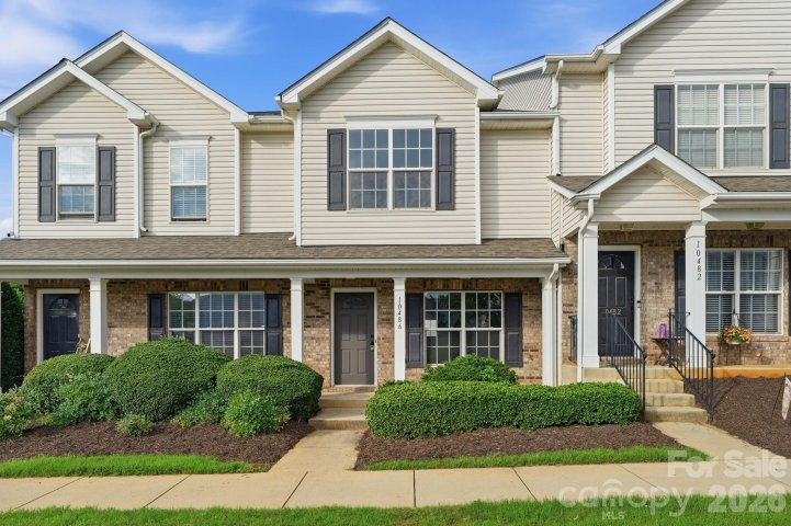 10486 Stokeshill Court pending home in Carolina Crossing, Pineville, NC