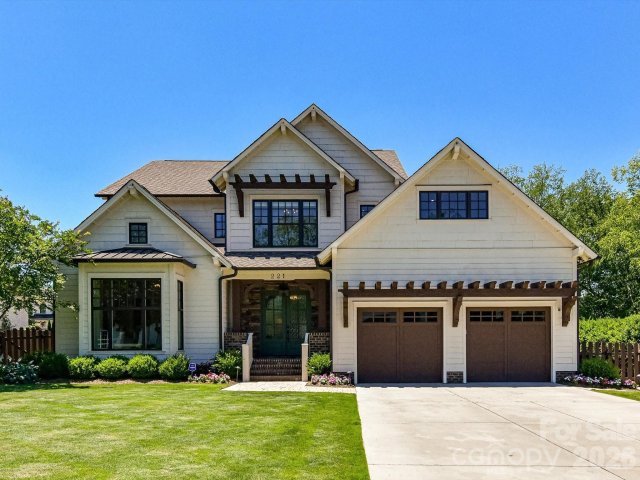 221 Anthony Circle pending home in Cotswold, Charlotte, NC