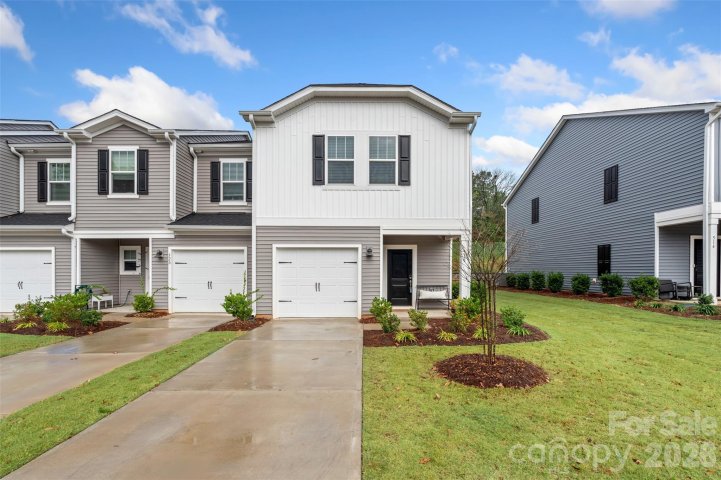 518 Tayberry Lane pending home in Ashe Downs Townhomes, Fort Mill, SC