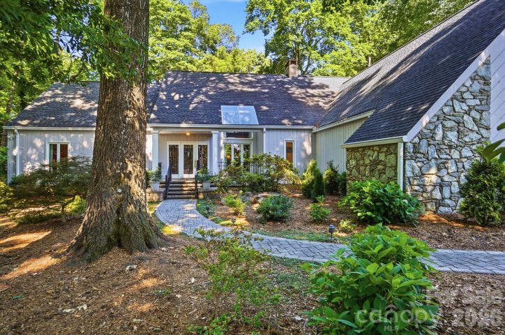 29 Sunrise Point Road pending home in River Hills, Lake Wylie, SC