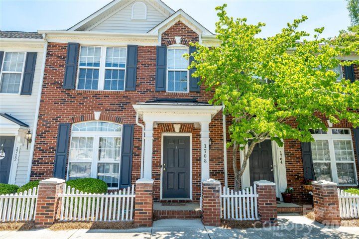 1708 Chamberside Drive pending home in Manchester Village, Rock Hill, SC