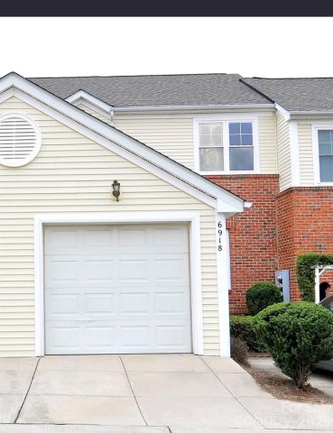 Homes in Oak Hill Village, Charlotte