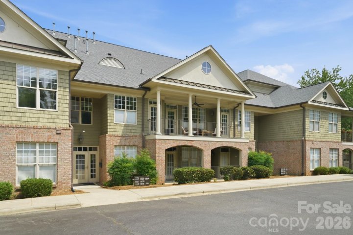 1131 Park West Drive active home in Dilworth, Charlotte, NC