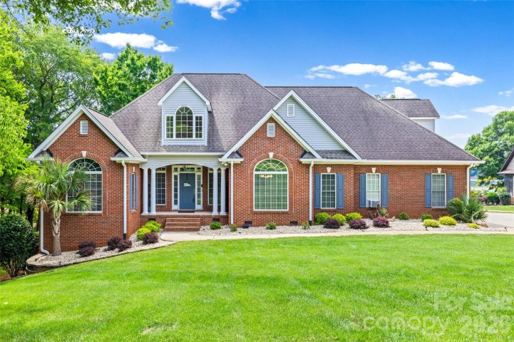 1850 Poinciana Drive pending home in Lake Wylie, York, SC