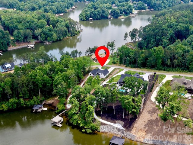 Homes in Waterfront Harbor, Granite Falls