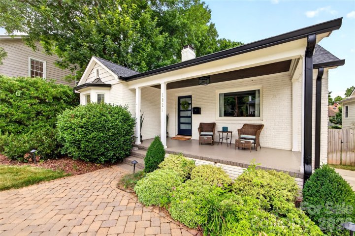 1825 Cumberland Avenue active home in Dilworth, Charlotte, NC