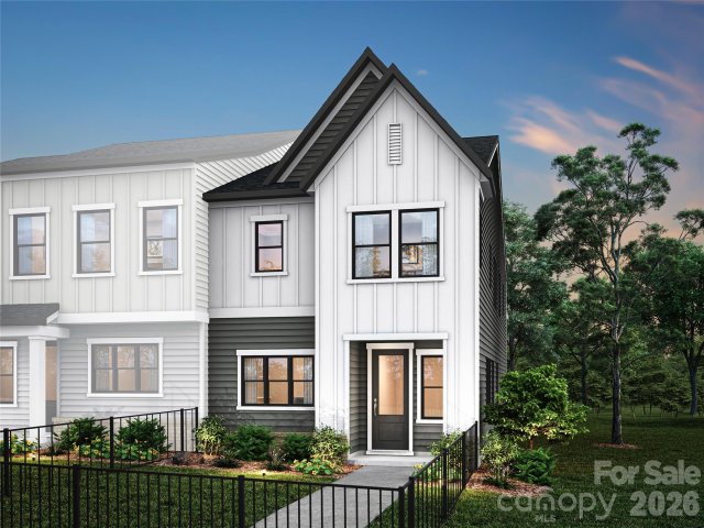 475 Nash Street pending home in Southbridge, Fort Mill, SC