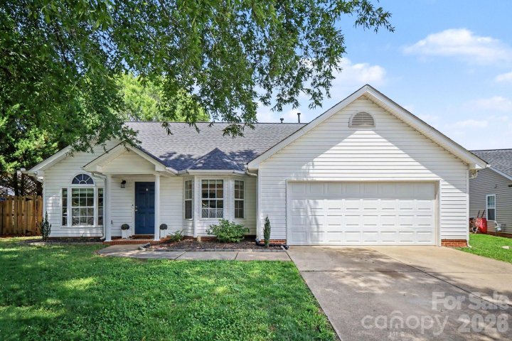 Homes in Dutchmans Meadow, Mount Holly