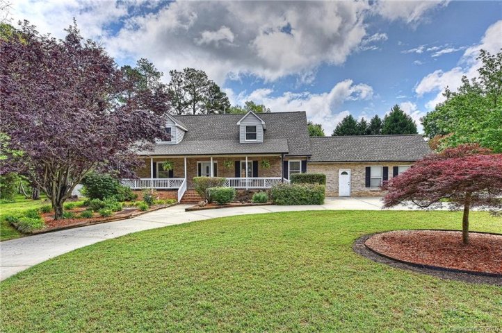 15900 Sunset Drive sold home in Sunset Cove, Huntersville, NC