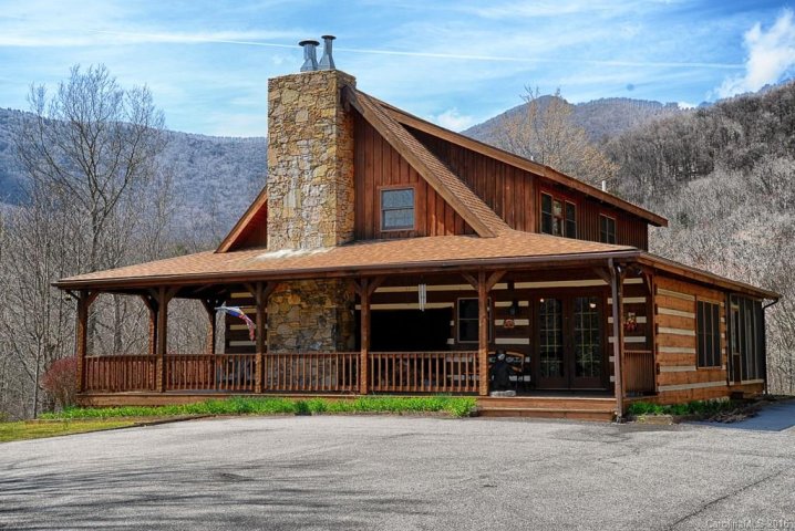 736 Spar Mill Road sold home in Cherry Hollow, Burnsville, NC